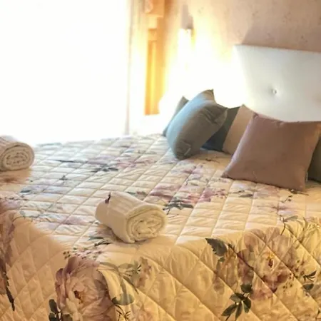 فندق مبيت وإفطار La Casa Di Anna Di Schinco Anna *